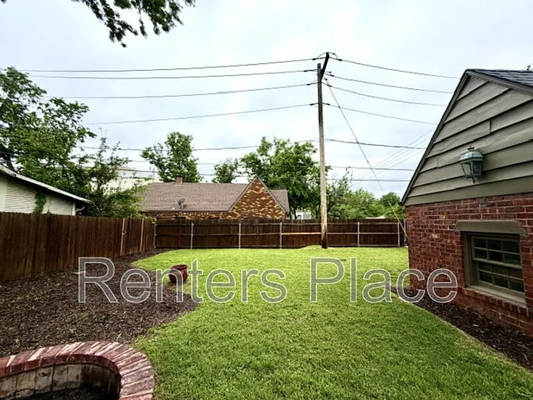 1904 S Yorktown Ave — Photo 36