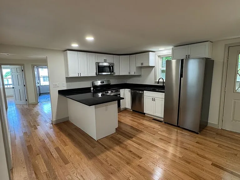 51 Summit St — Photo 13