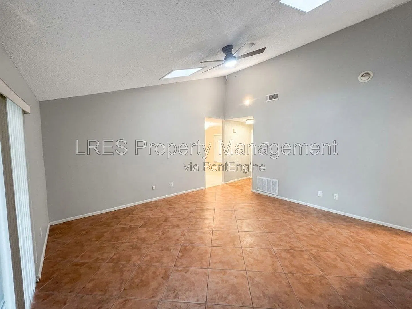 2 bed, 2.0 bath, 1251 sqft, $2,299 — Photo 4