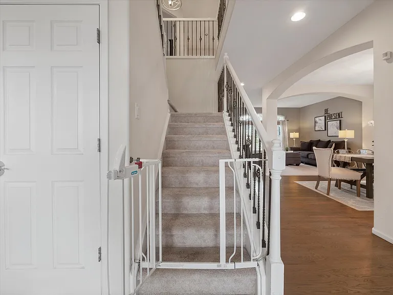 1048 Orion Way — Photo 23