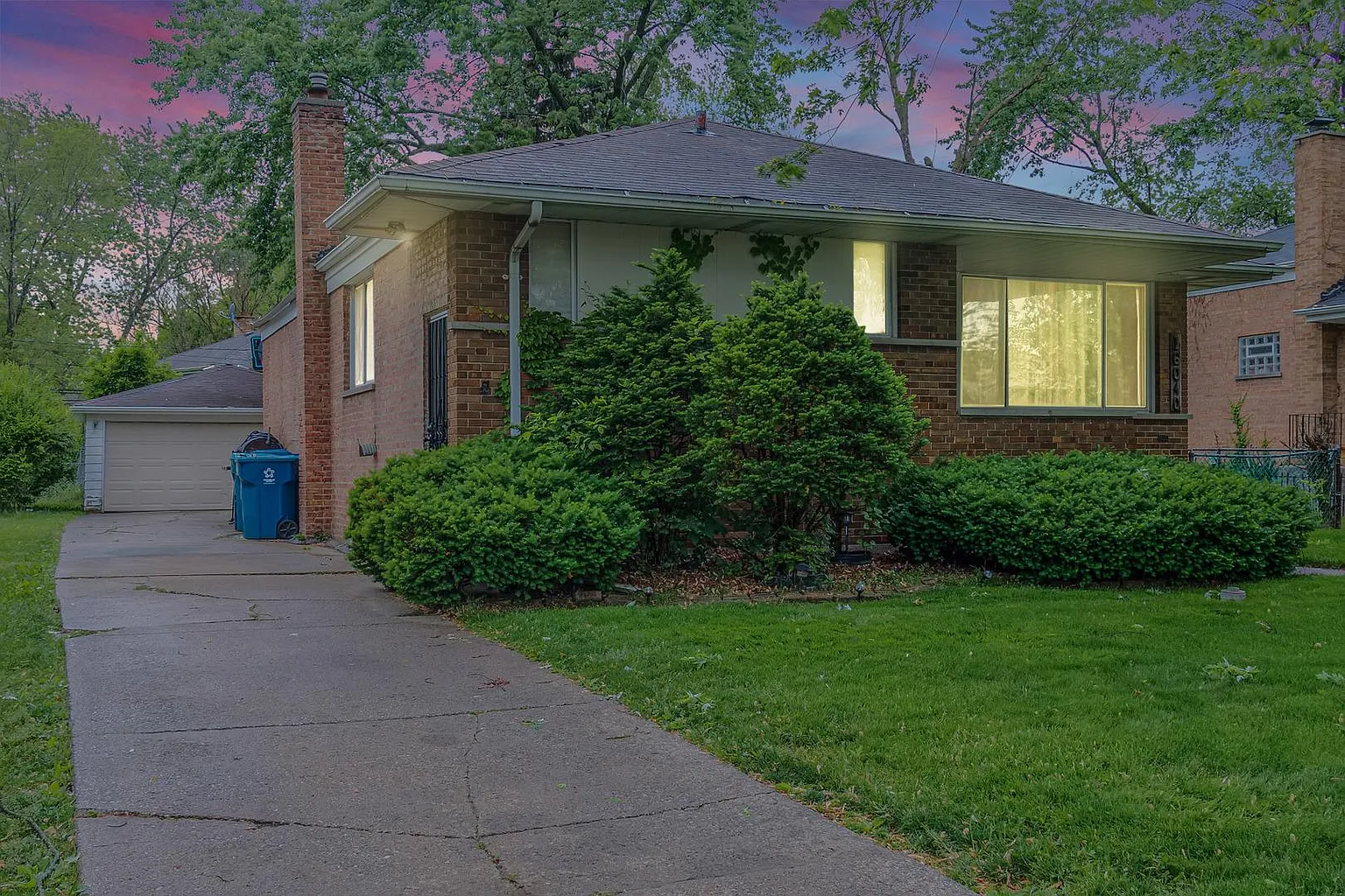 16040 Debbie Ln photo 1