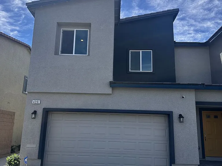 4201 Venus Falls Ave — Photo 1