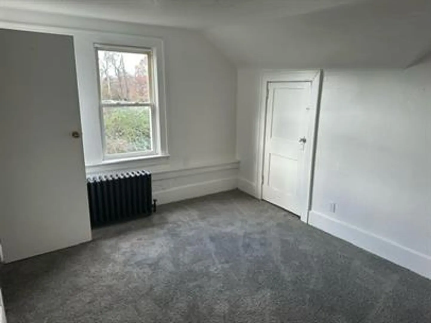 726 Large Avenue — Photo 2