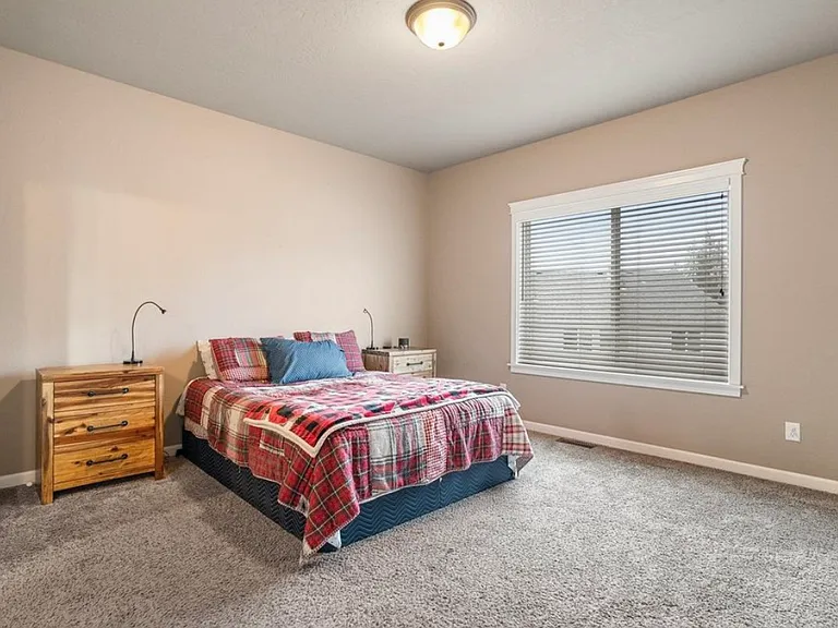 2720 S Seabiscuit Dr — Photo 19