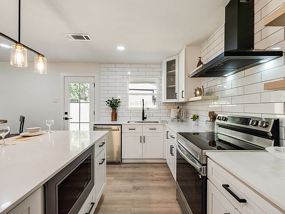 3rd image of 2014 Rose Hill Rd