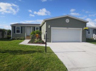 1081 W Lakeview Dr, Sebastian, FL 32958