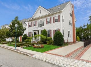 7 Carillon Cir, Livingston, NJ 07039