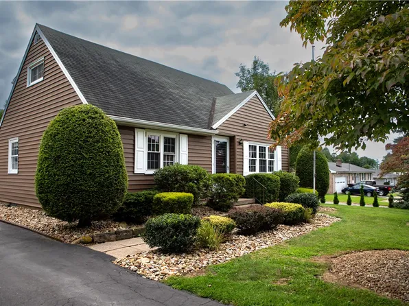 1302 Old Princeton Rd, New Castle, PA 16101