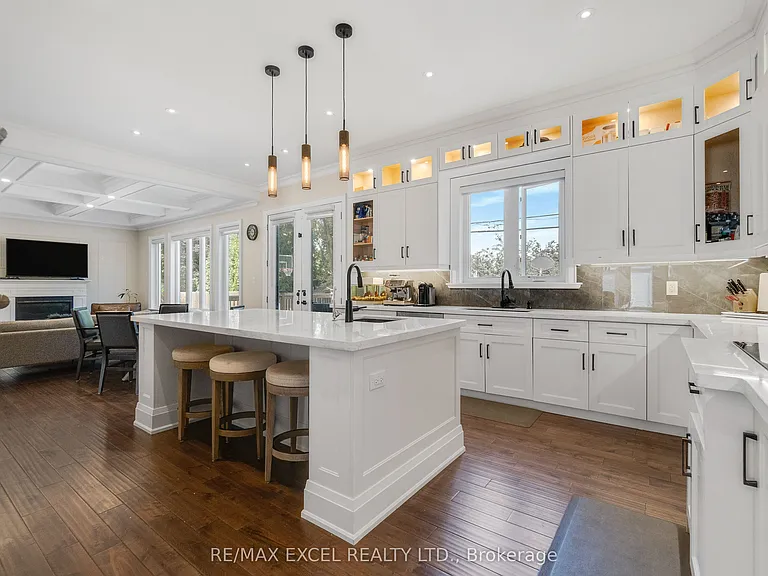 49 Kenton Dr — Photo 14
