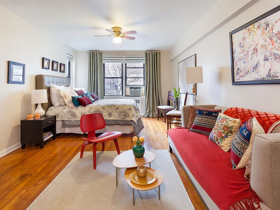 2nd image of 50 E 8th St APT 3C