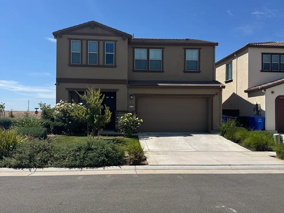 8798 Encore Way