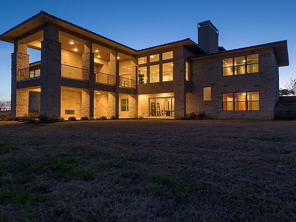 2nd image of 117 Blue Heron Dr
