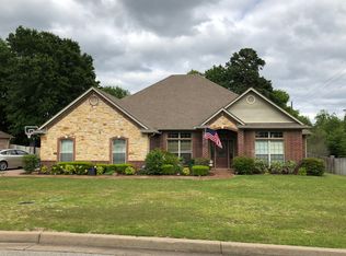 3800 Clarkway Pl, Longview, TX 75605