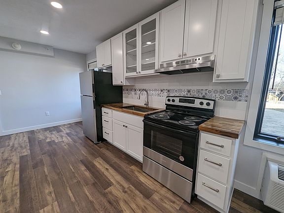3rd image of 413 Jefferson St #11176737