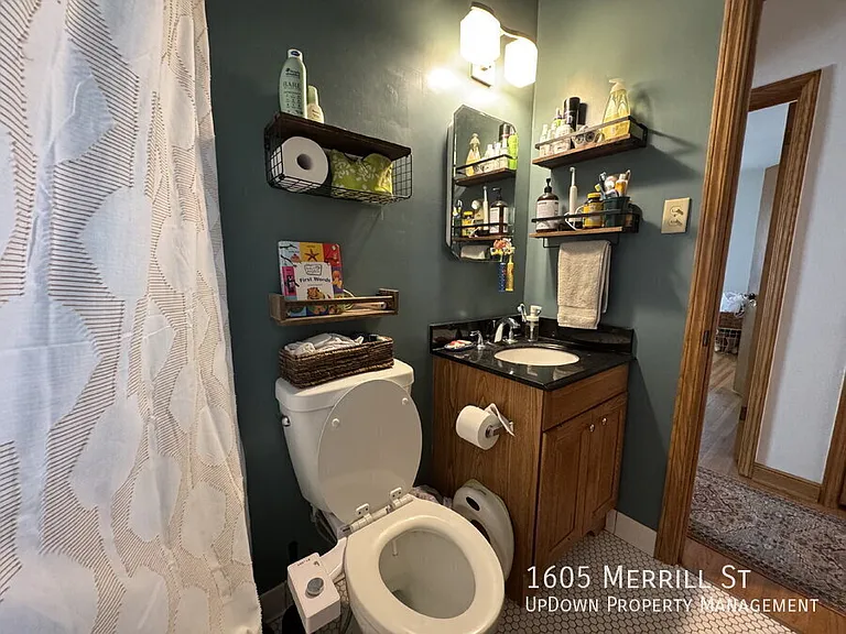 1605 Merrill St — Photo 12