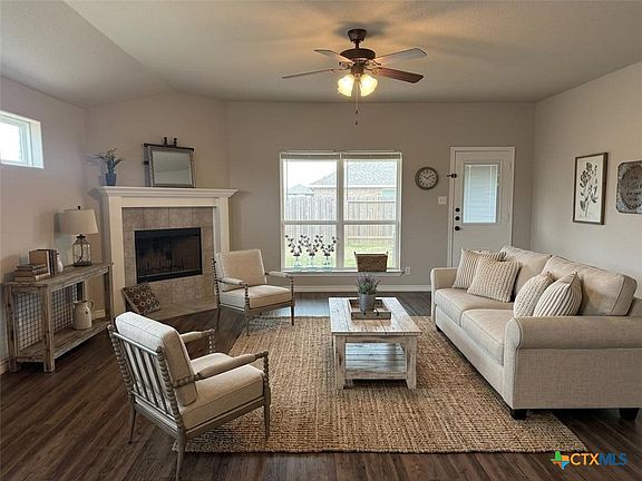 3rd image of 4302 Molly Dyer Dr