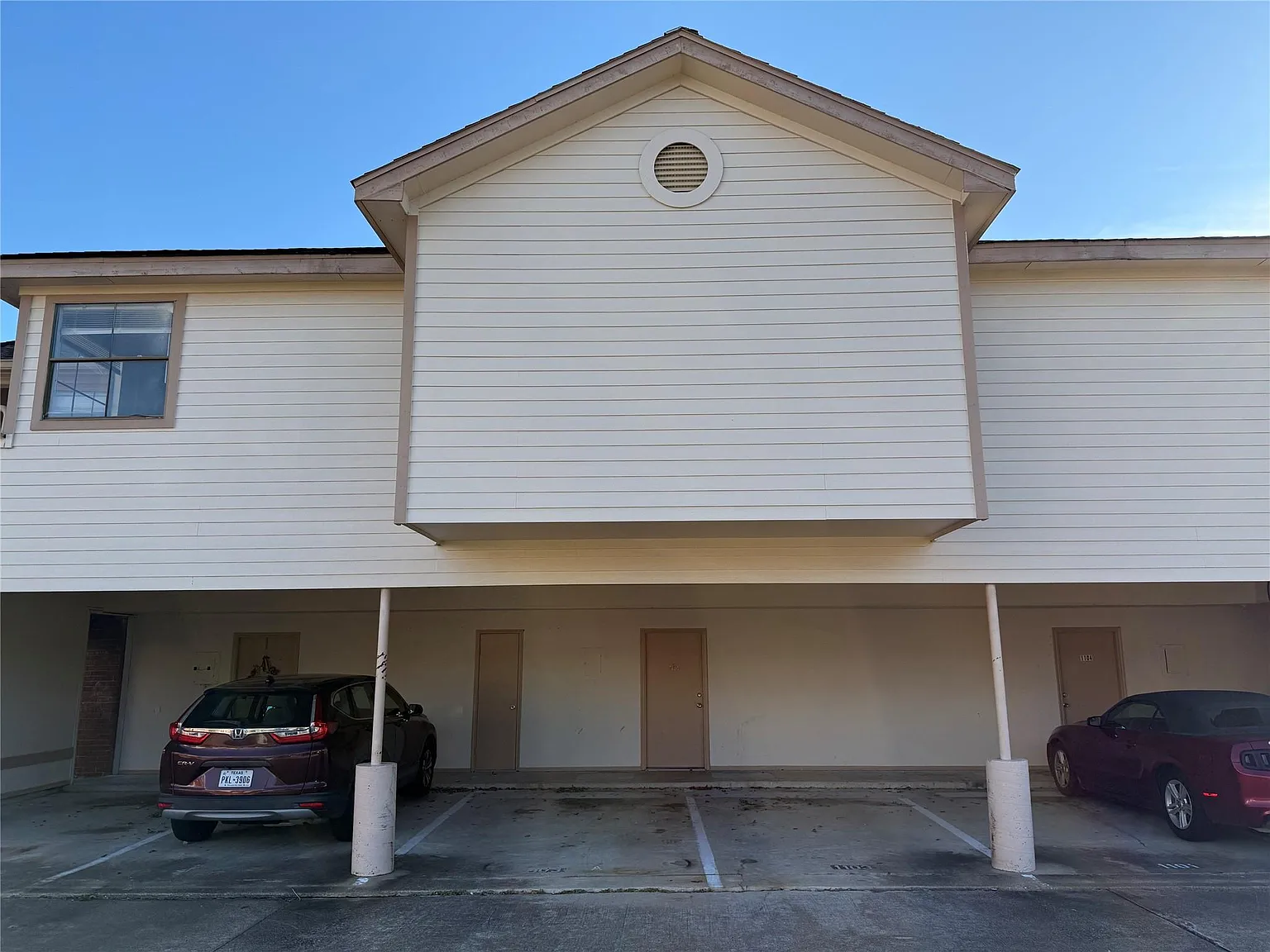 2 bed, 2.5 bath, 1280 sqft, $1,600 — Photo 2