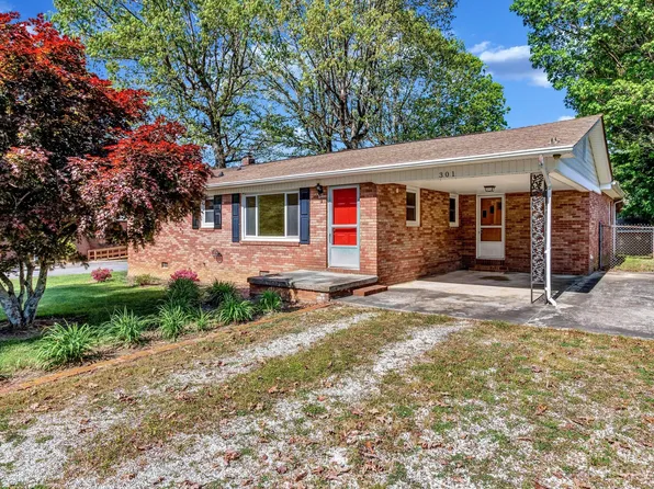 301 Stonewall Ave, Swannanoa, NC 28778