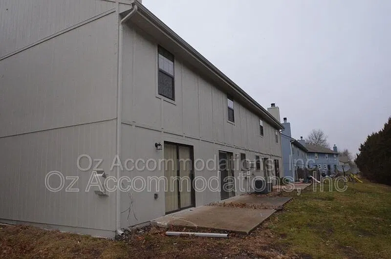 2 bed, 1.5 bath, 1044 sqft, $1,250 — Photo 3