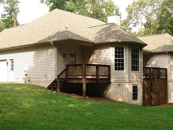 2nd image of 15715 Cloverleaf Ct