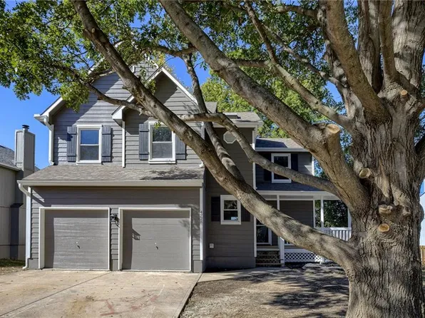 4728 Chouteau St, Shawnee, KS 66226
