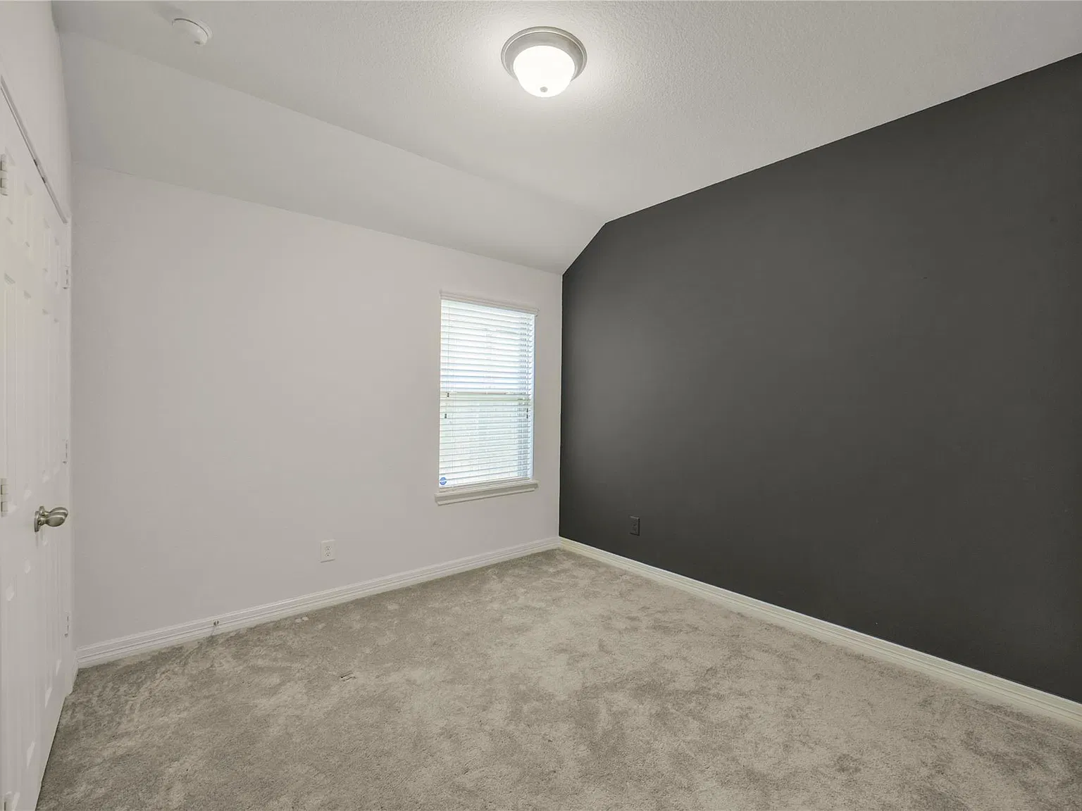 3 bed, 2.5 bath, 2156 sqft, $2,750 — Photo 3