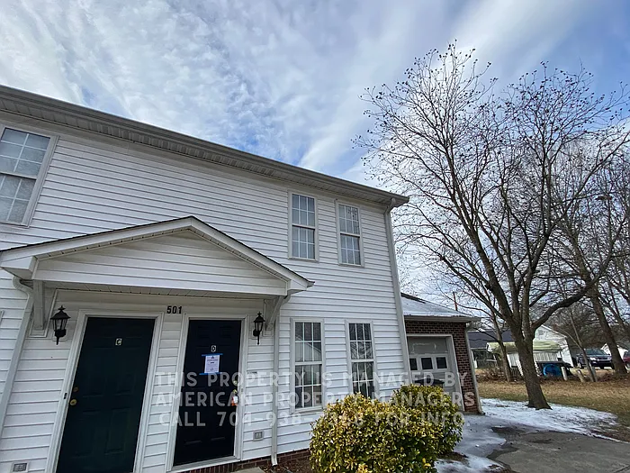 501 Martin Cir #D — Photo 1