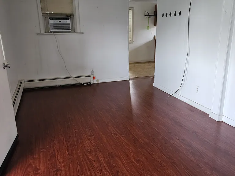 214 Ross Ave — Photo 3