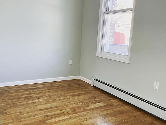 2nd image of 572 E 169th St #2B