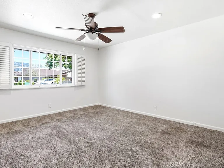 524 E Ghent St — Photo 19