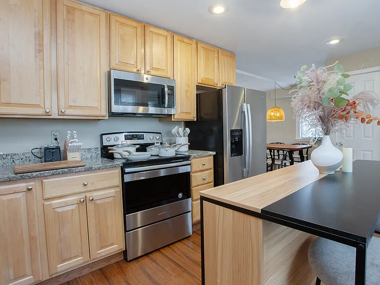 19 Fairview St — Photo 24