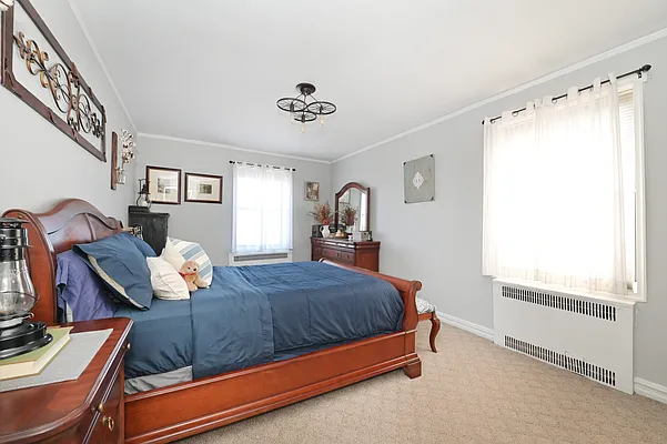 Sold by Keller Williams Realty of Greater Nassau | media 32