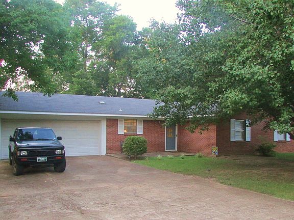 2nd image of 2406 Pinoak Dr