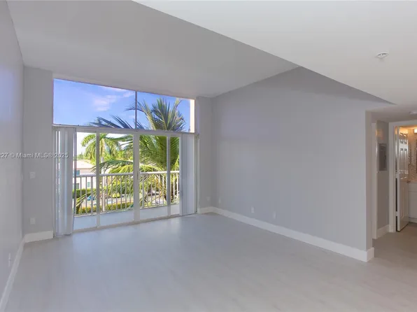 1350 SE 3rd Ave APT 404, Dania, FL 33004