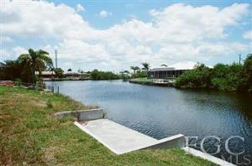 3rd image of 1726 SW 45th St