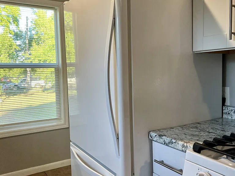 107 N Gillette Ave — Photo 25