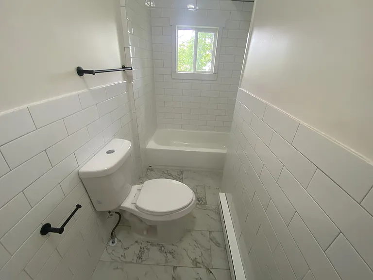 28 Pulaski St #3 — Photo 7