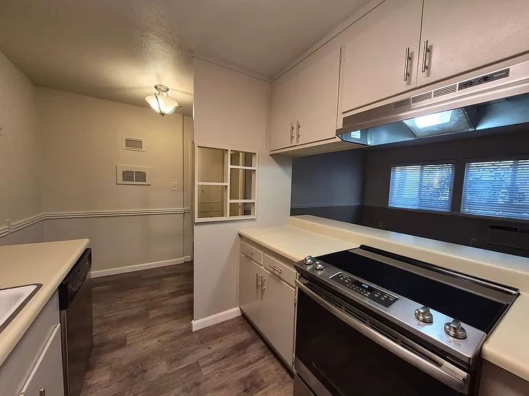1711 N Street, Sacramento — Photo 43