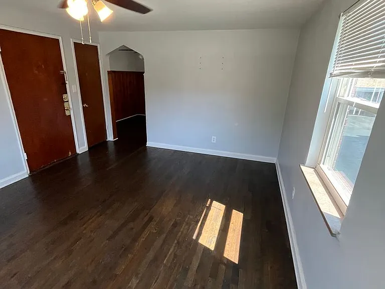 4326 Oakwood Ave — Photo 1