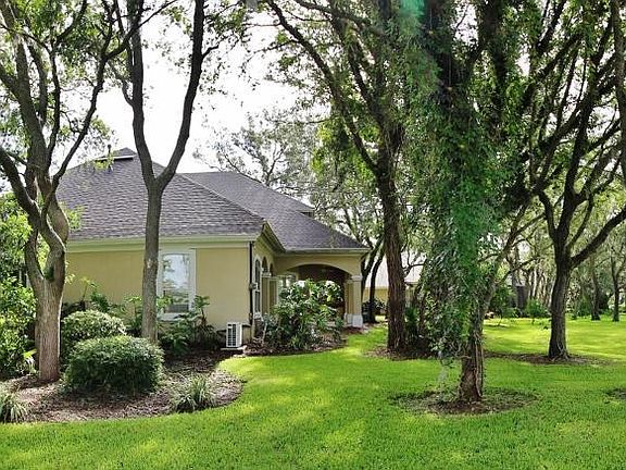4th image of 3971 Mission Hills Dr E