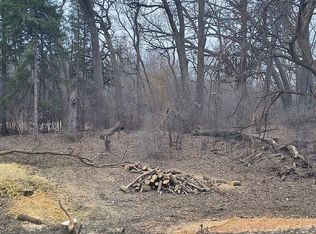 2 Asbury Ave, Fox River Grove, IL
