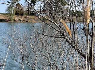 5 Spriggs Ln, Reedville, VA 22539