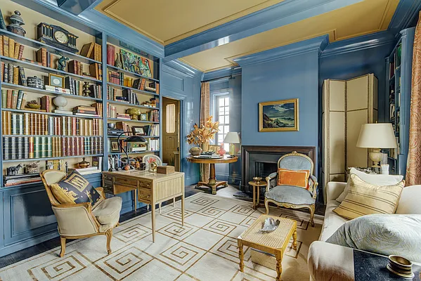 Sold by Compass | media 32