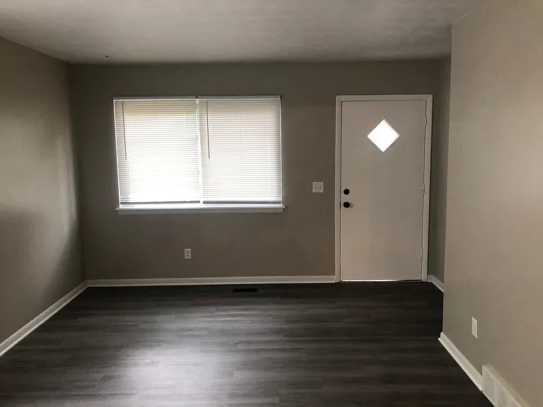 2120 Meadowlawn Dr — Photo 5