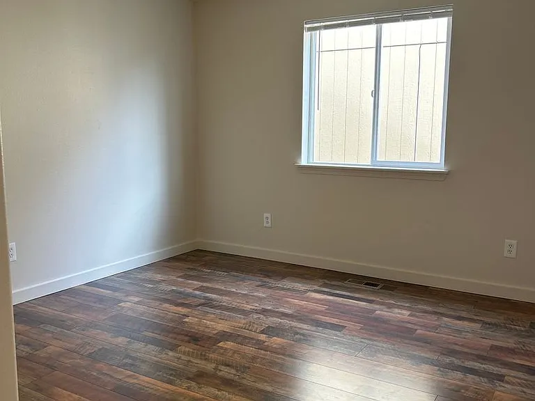 532 SE Ponderosa Dr — Photo 9