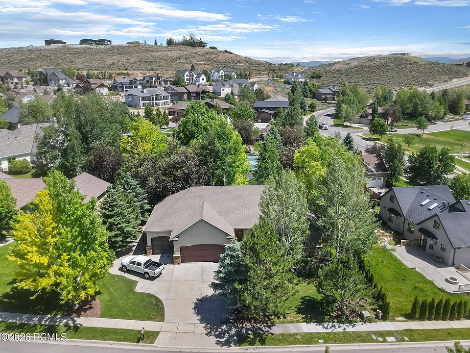 1st image of 644 Oakwood Dr