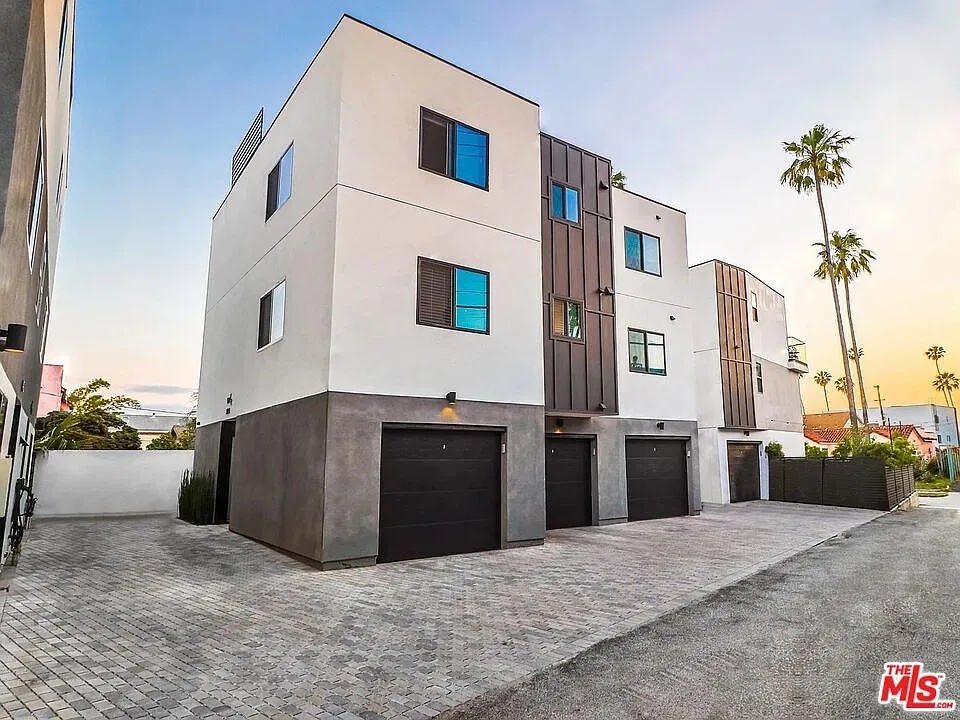 3 bed, 2.0 bath, 1310 sqft, $4,150 — Photo 1