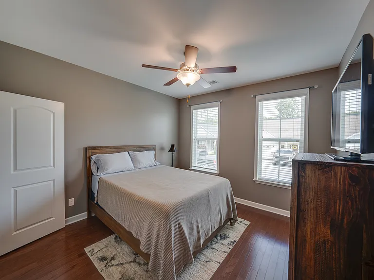 351 Amalfi Dr — Photo 4