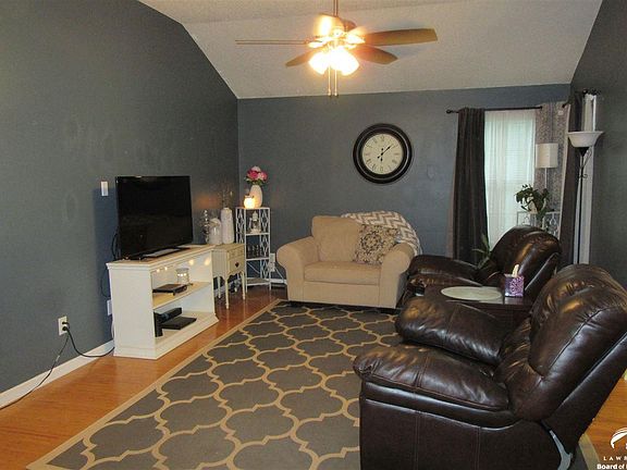 2nd image of 2621 Mayfair Dr