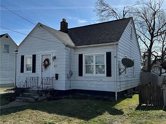 2nd image of 834 Silvercrest Ave